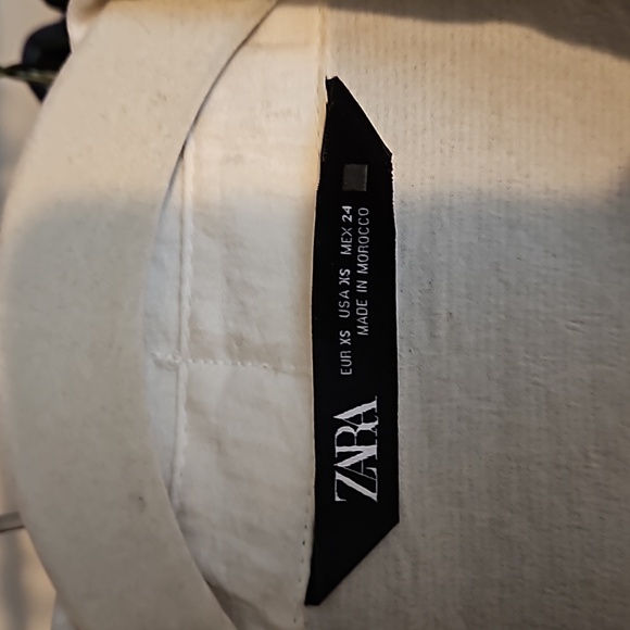 Zara Elegant Blouse - Picture 3 of 4